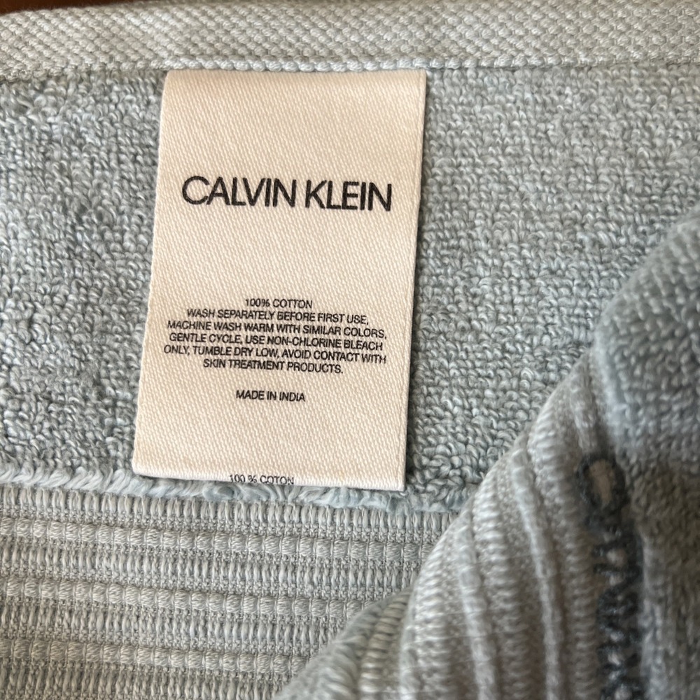 Calvin Klein Light Green Two Hand Towels  Two-piece 100% Cotton - Picture 3 of 4